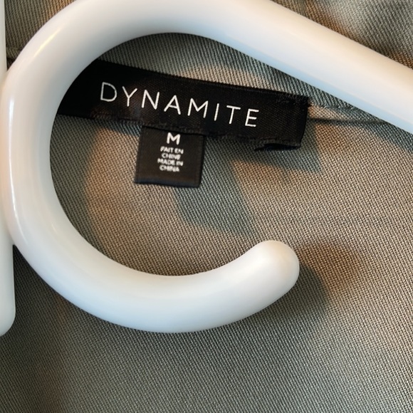 ✨DYNAMITE LADIES BUTTON DOWN TOP - Picture 3 of 6